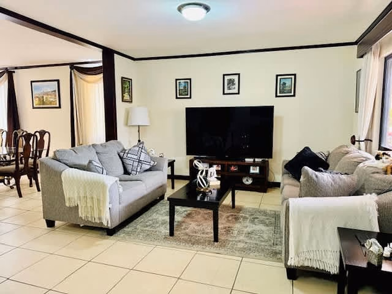 Amplia casa 4 habitaciones en condominio Heredia san Joaquin de Flores — foto 1 de 17