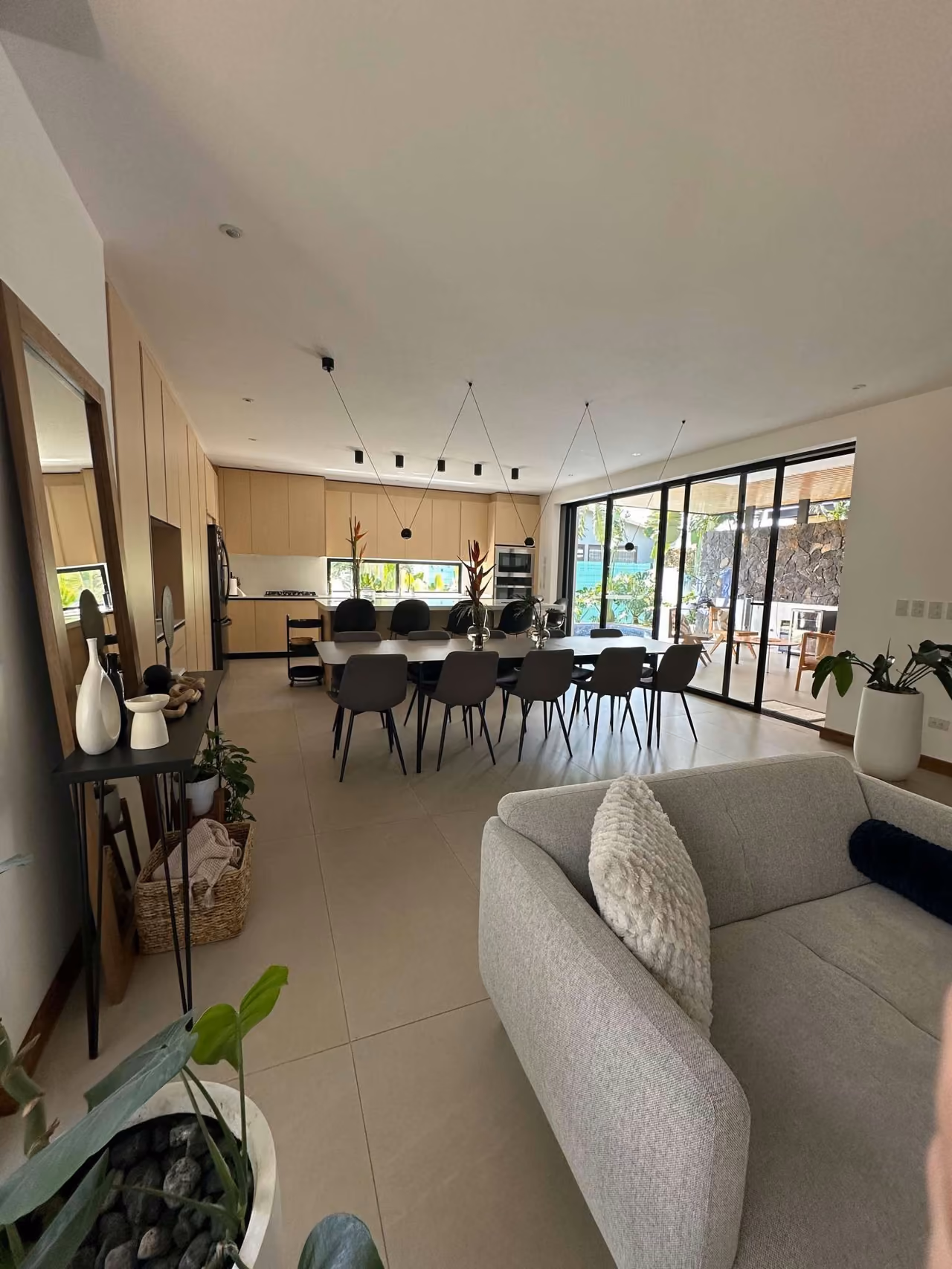 4 Habitaciones. Planta baja, Piscina En Heredia Francosta — foto 4 de 20