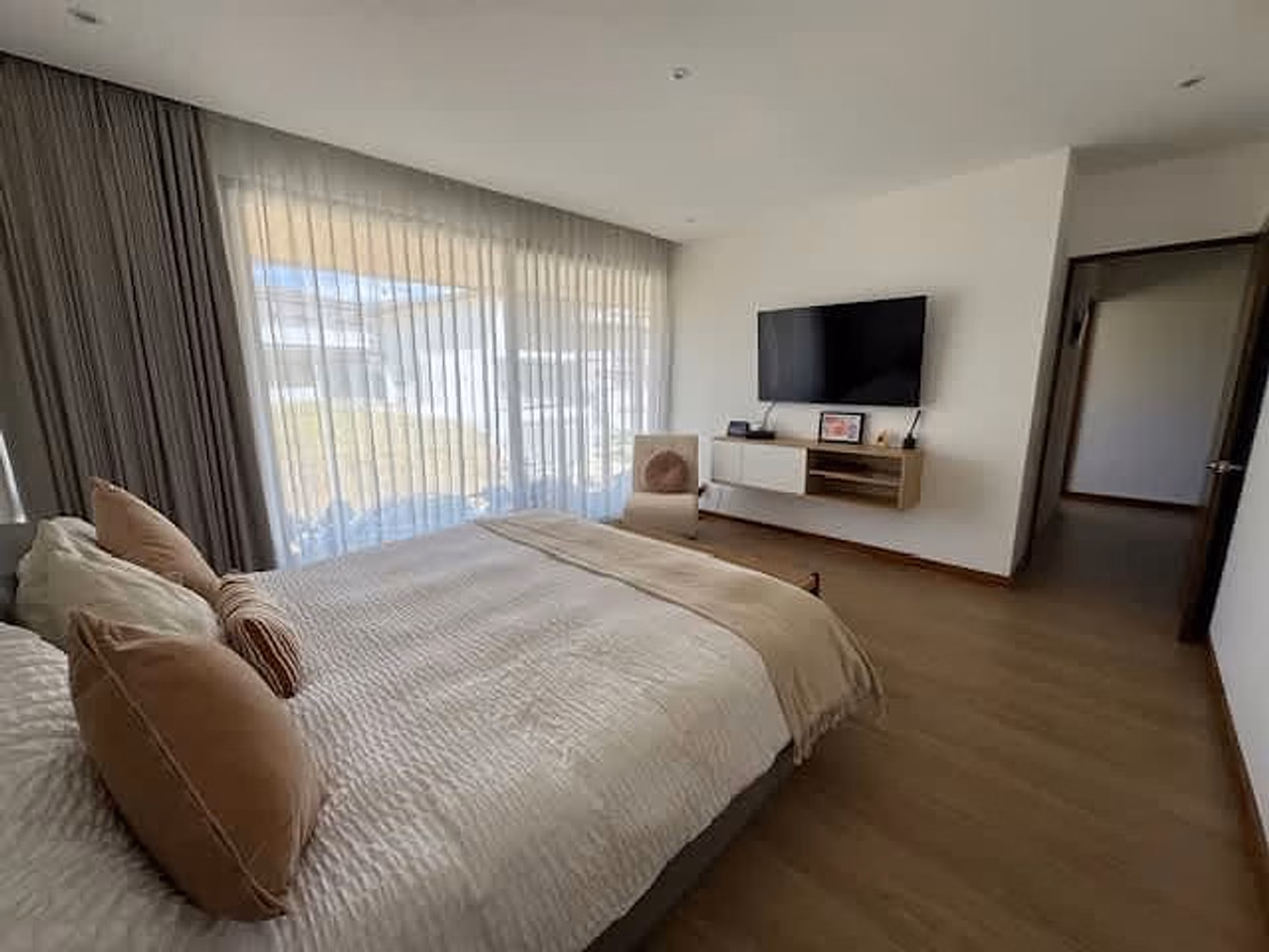 4 Habitaciones. Planta baja, Piscina En Heredia Francosta — foto 14 de 20
