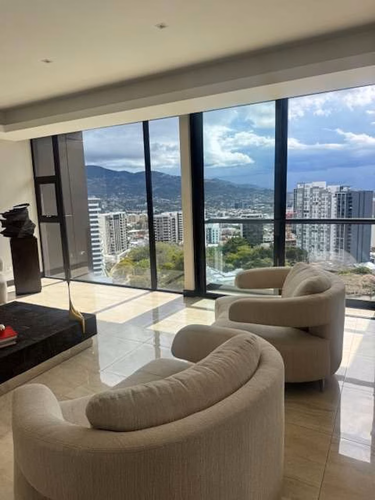 Sabana a tus Pies: Penthouse con Panorámicas Inigualables — foto 1 de 20