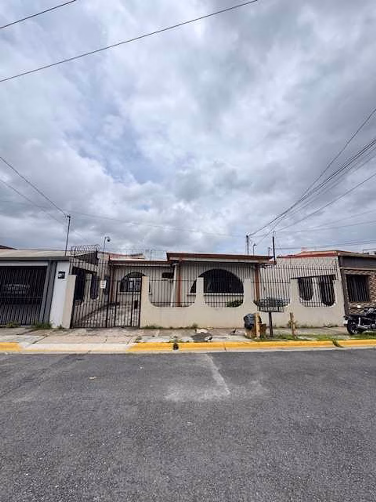 Sabana con Uso de Suelo Mixto actualmente uso de oficinas — foto 2 de 19