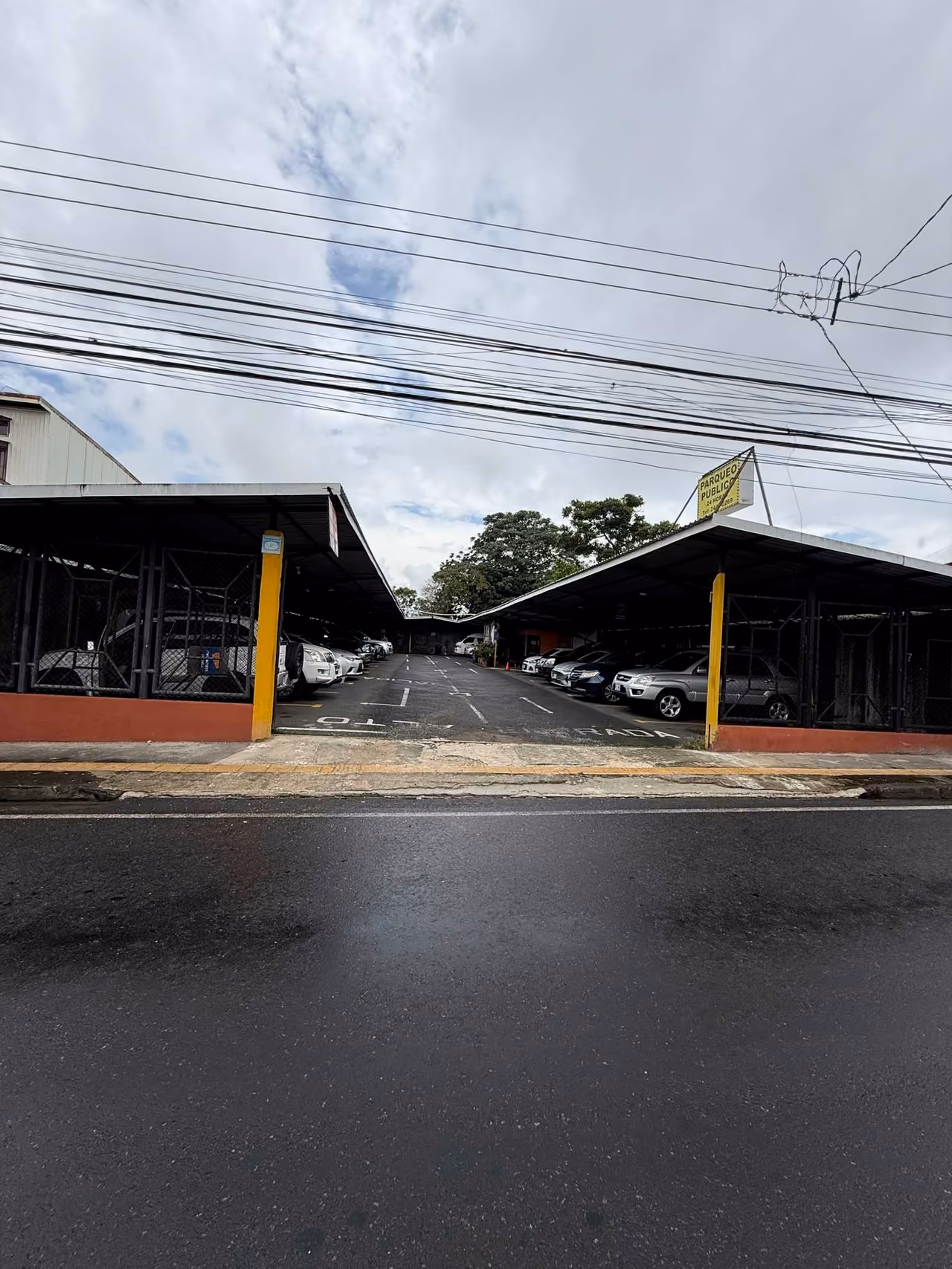 Parqueo Consolidado en el Centro de Alajuela – 20 Años de Rentabilidad y Ubicación Estratégica — foto 3 de 18