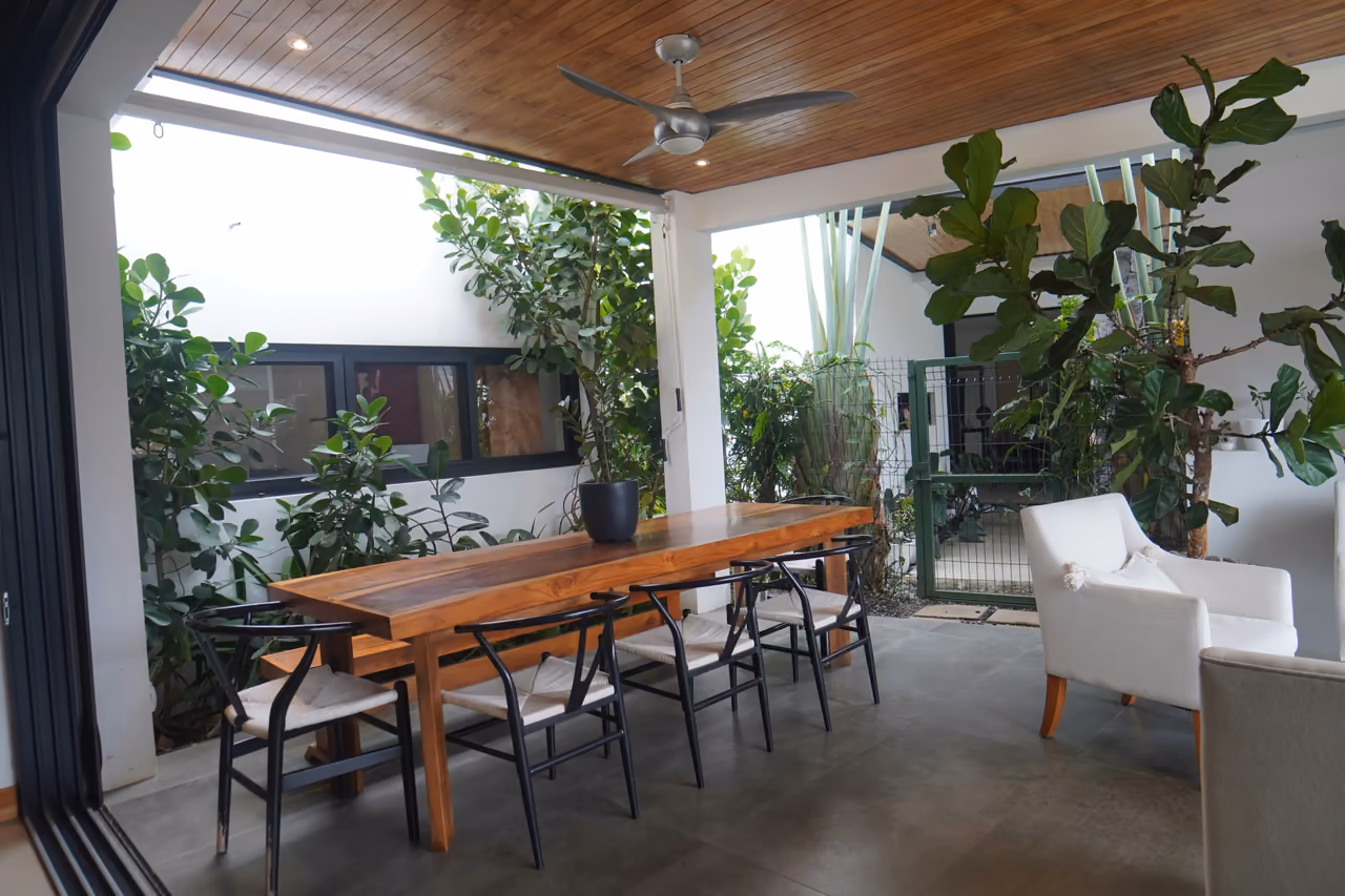Vivir en Francosta ya es exclusivo… tener 6 habitaciones, es otro nivel — foto 12 de 20
