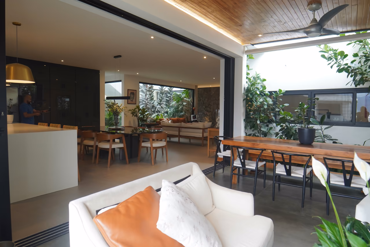 Vivir en Francosta ya es exclusivo… tener 6 habitaciones, es otro nivel — foto 13 de 20