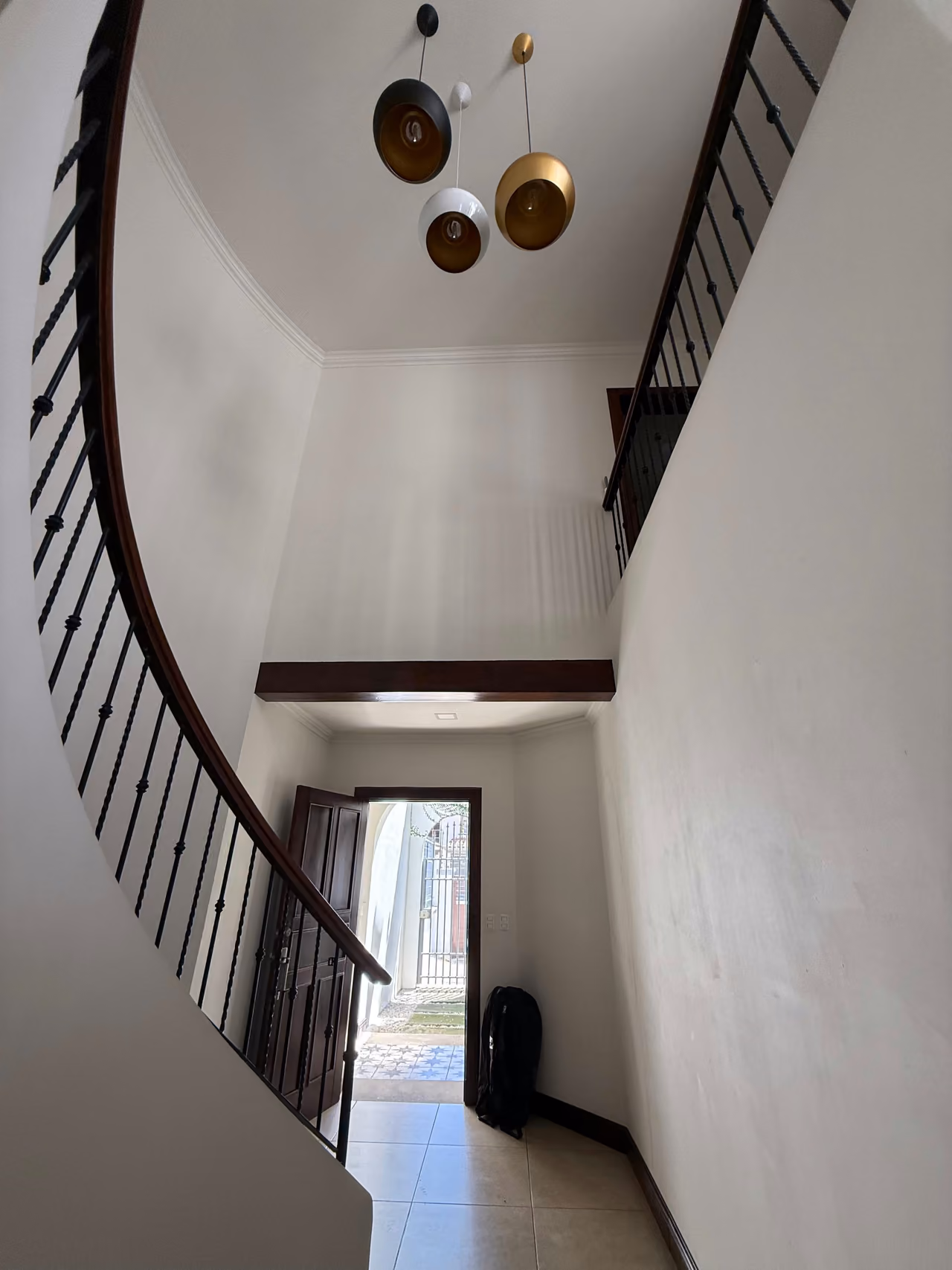 Se alquila amplia en Escazú… esta casa lo tiene Todo — foto 4 de 20