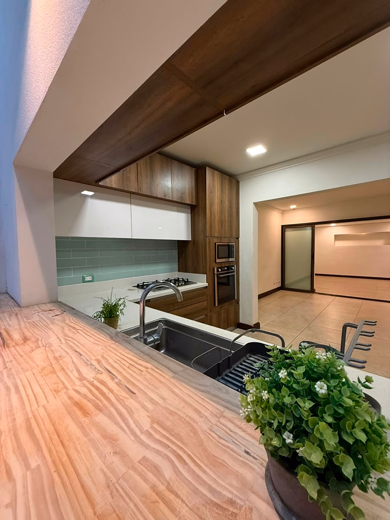Se alquila amplia en Escazú… esta casa lo tiene Todo — foto 10 de 20