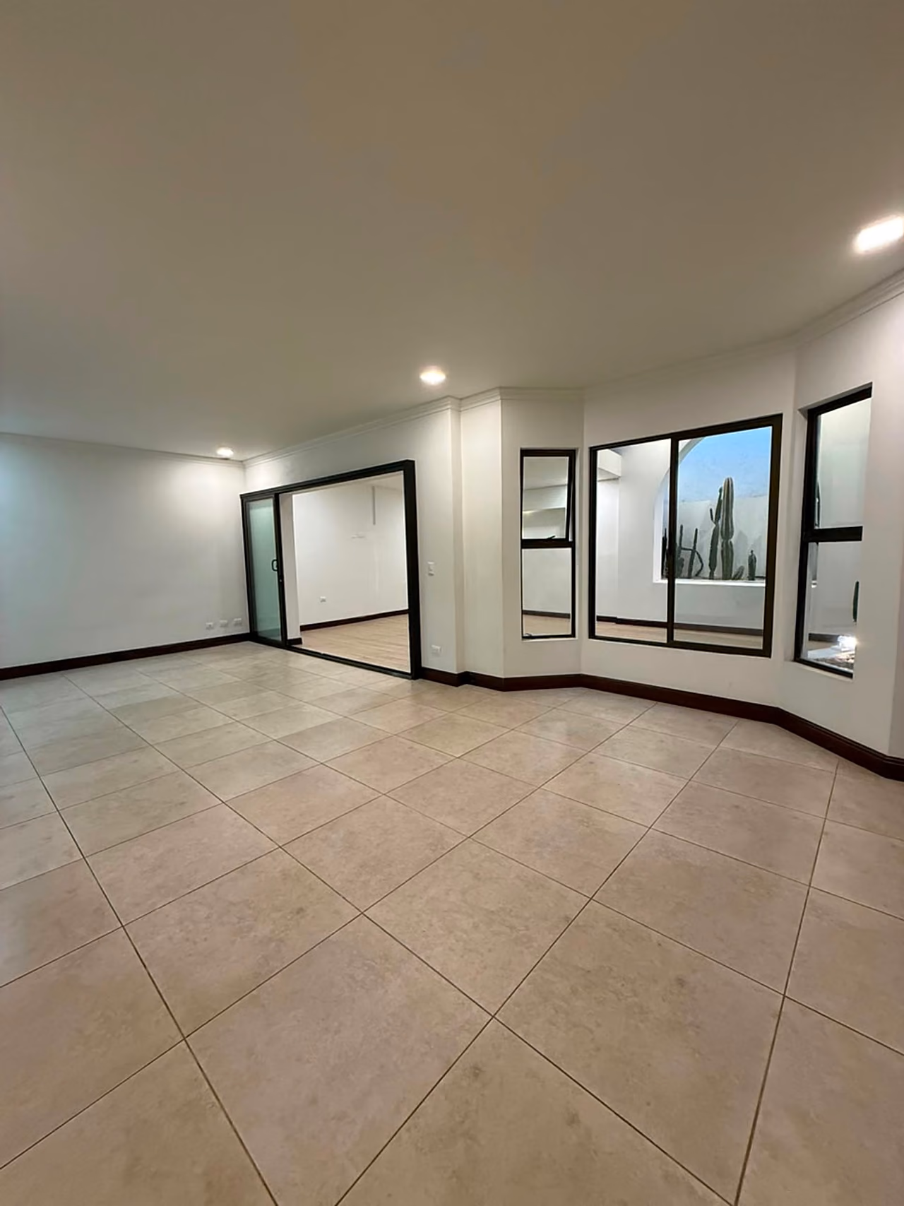Se alquila amplia en Escazú… esta casa lo tiene Todo — foto 12 de 20