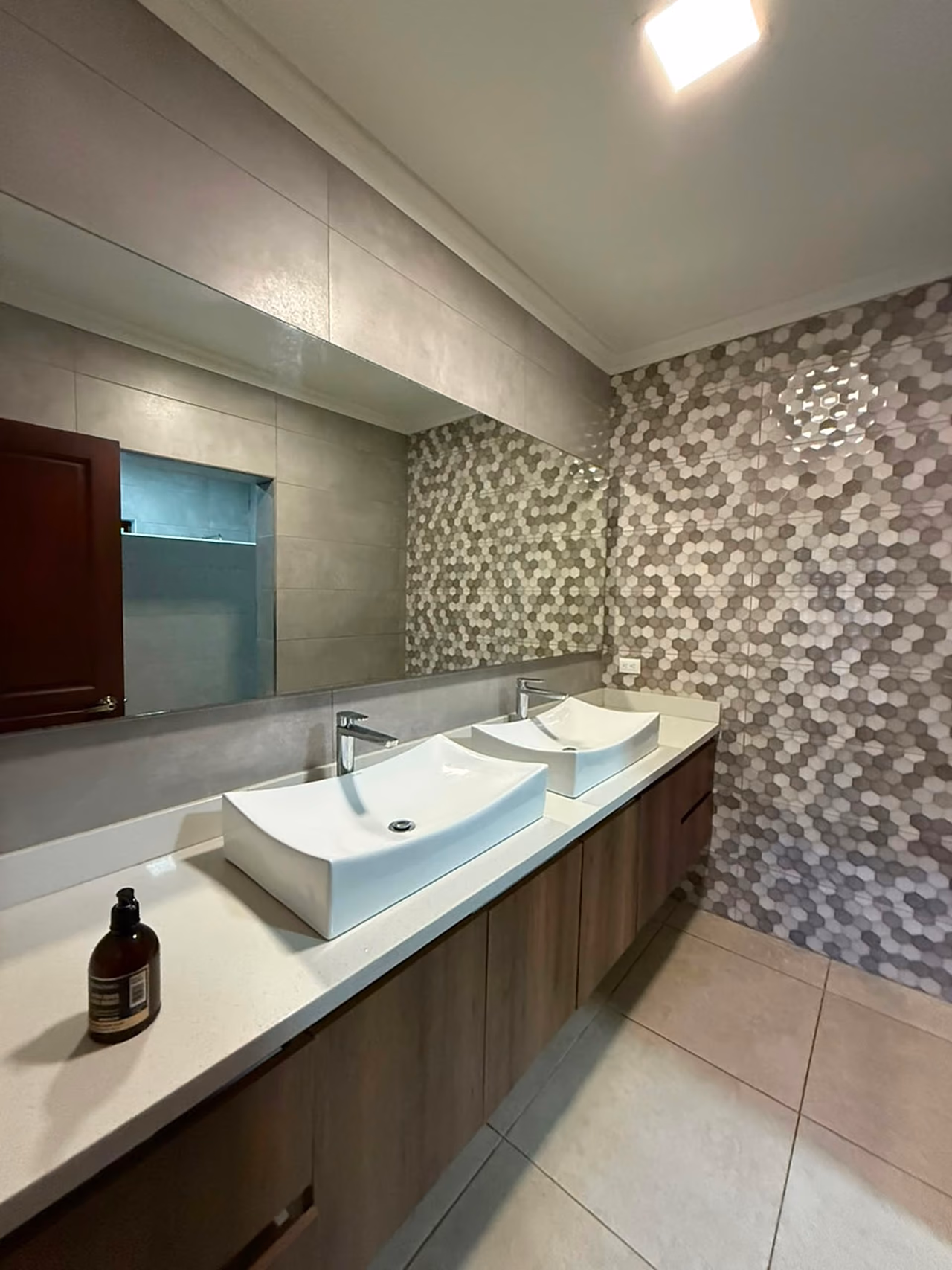 Se alquila amplia en Escazú… esta casa lo tiene Todo — foto 20 de 20
