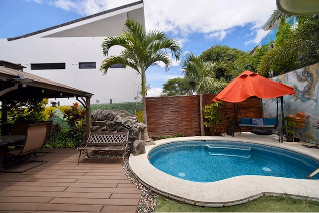 Casa con piscina privada en Francosta · 355 m² de lote — foto 11 de 19