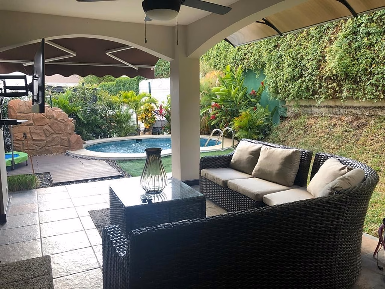 Casa con piscina privada en Francosta · 355 m² de lote — foto 15 de 19