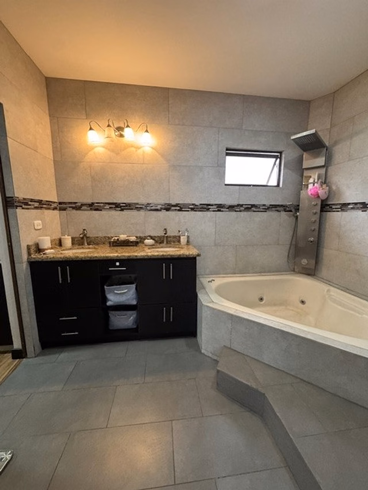 Casa con piscina privada en Francosta · 355 m² de lote — foto 18 de 19
