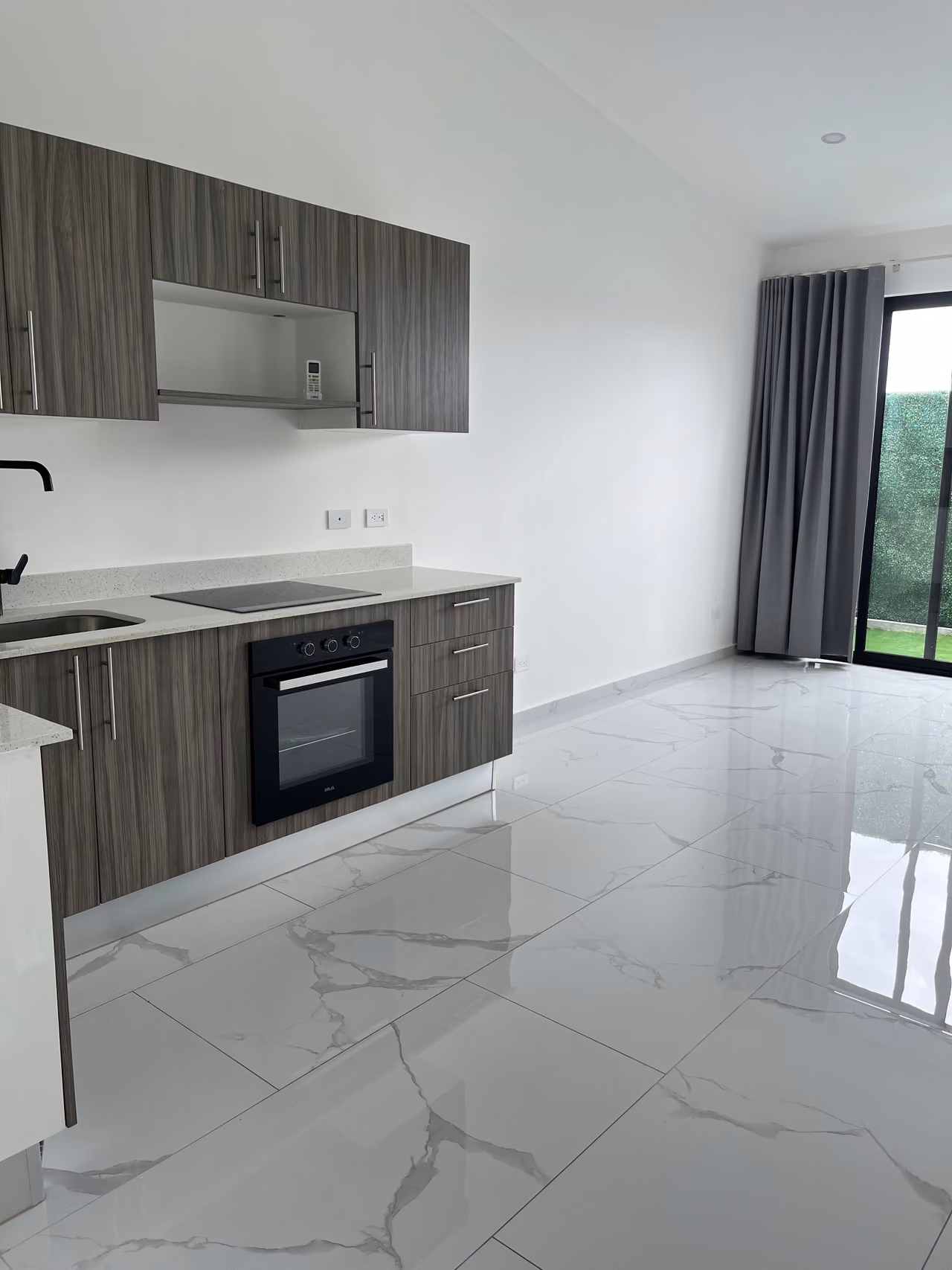 Casa de una planta en La Guácima · Alquiler con opción a compra — foto 3 de 19