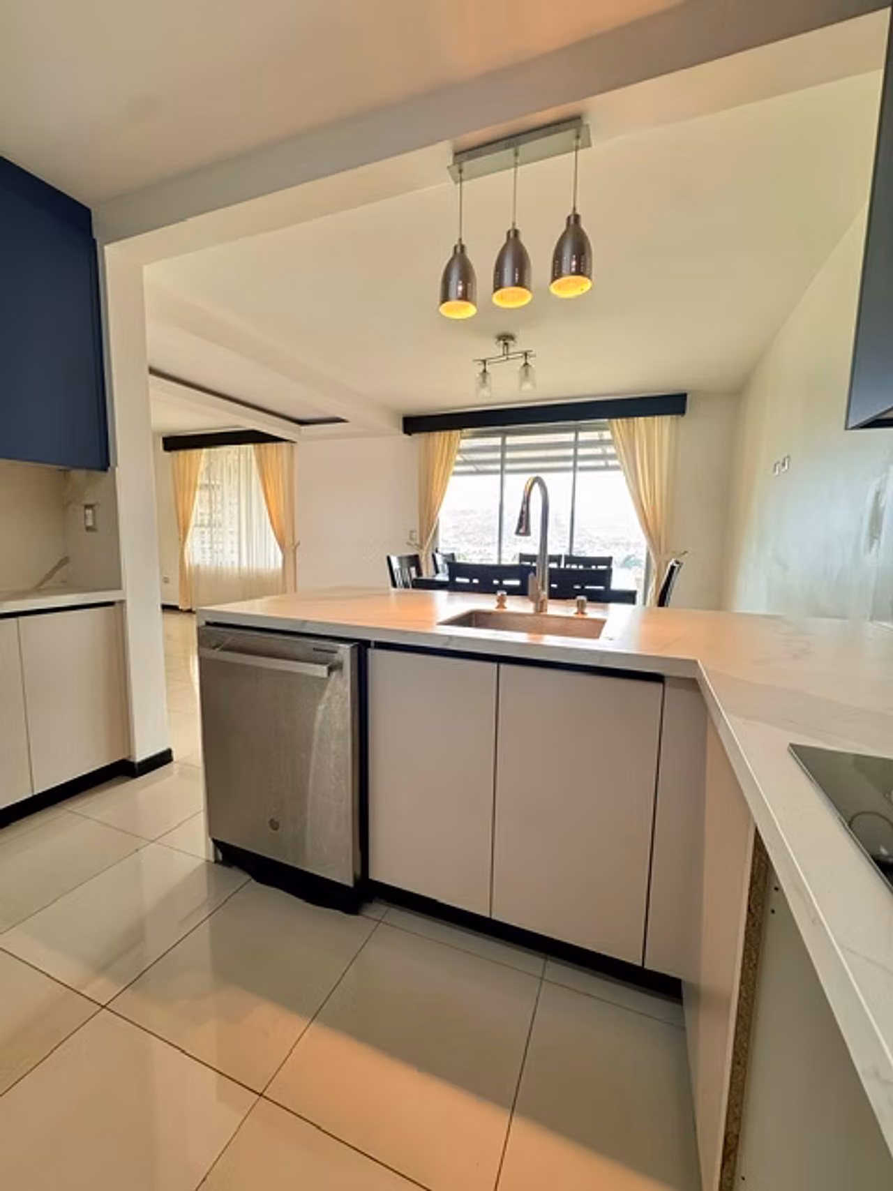 Oportunidad Heredia Casa como nueva con hermosa vista · 148.000.000 — foto 4 de 20
