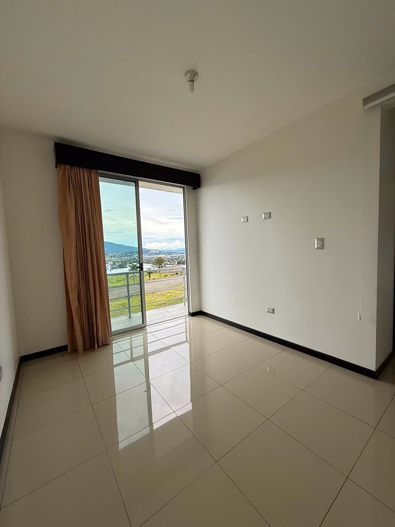 Oportunidad Heredia Casa como nueva con hermosa vista · 148.000.000 — foto 16 de 20