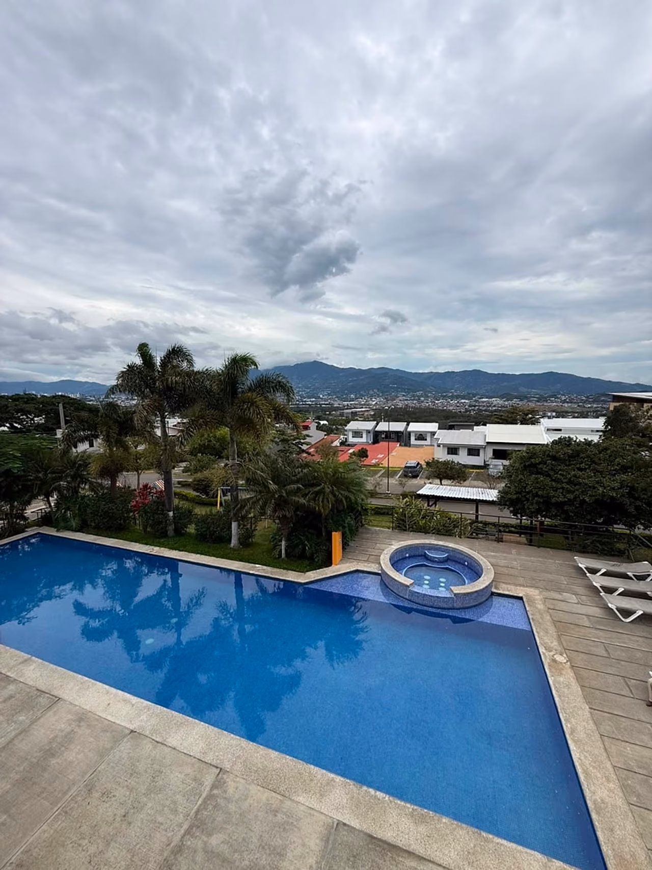 Oportunidad Heredia Casa como nueva con hermosa vista · 148.000.000 — foto 20 de 20