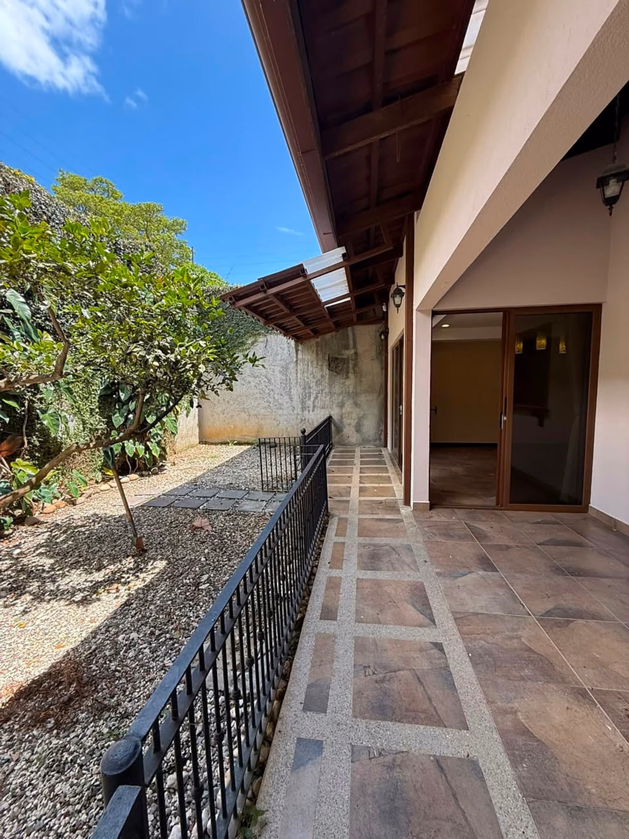 La casa Ideal existe: segura, amplia y bien ubicada, Santo Domingo de Heredia — foto 3 de 19