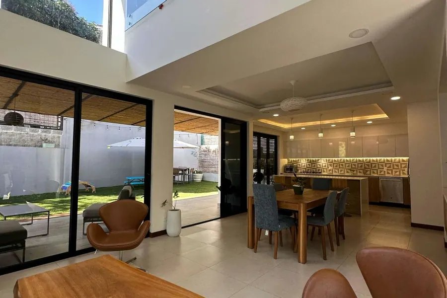 Casa en Ulloa, Heredia: Exclusividad y el diseño se fusionan, tu hogar perfecto en Heredia Francosta