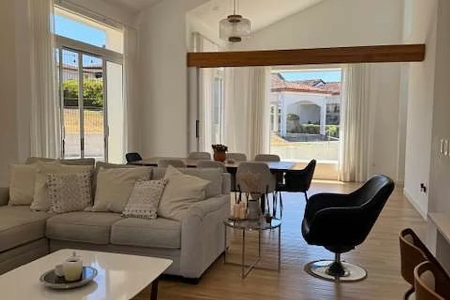 Casa en Ulloa, Heredia: Acabados de lujo, diseño excepcional 1 habitacion principal pirmer nivel