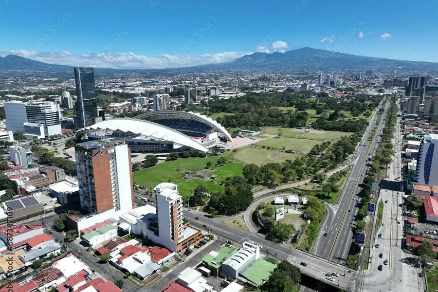 Casa en Mata Redonda, San José: Sabana con Uso de Suelo Mixto actualmente uso de oficinas