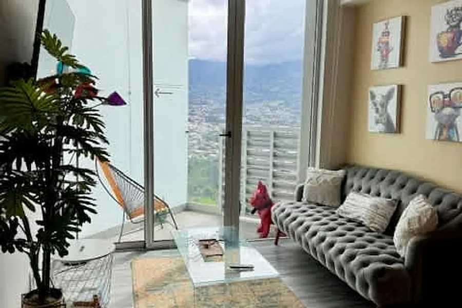 Apartamento en Mata Redonda, San José: Apartamento amueblado con buen gusto, moderno y cerca de todo