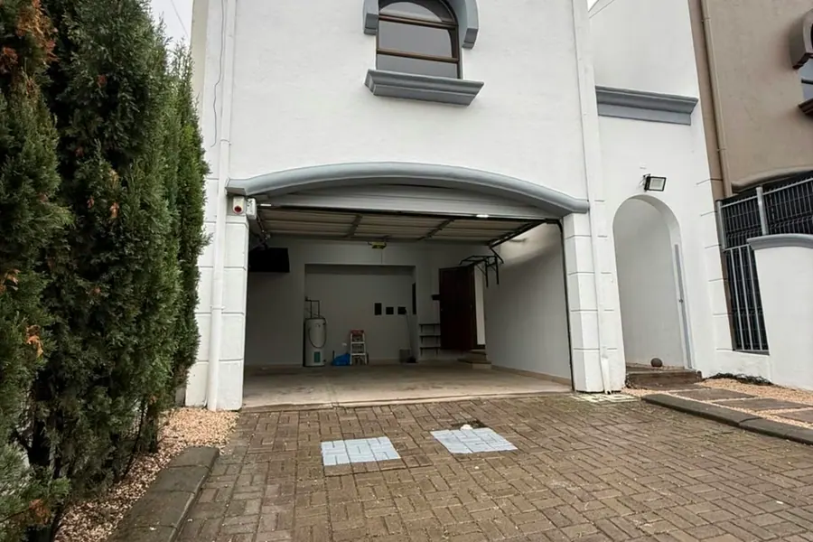 Casa en Escazú: Se alquila amplia en Escazú… esta casa lo tiene Todo
