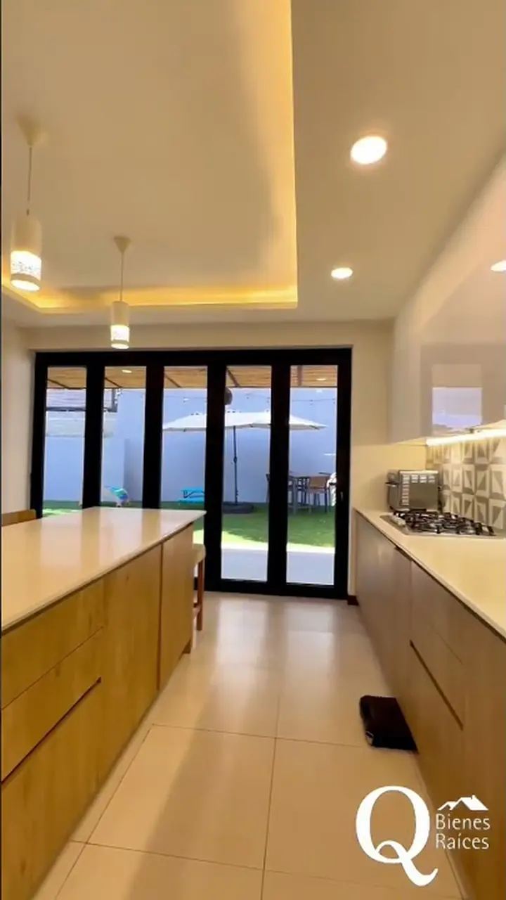 Recorrido en video de casa en Ulloa, Heredia