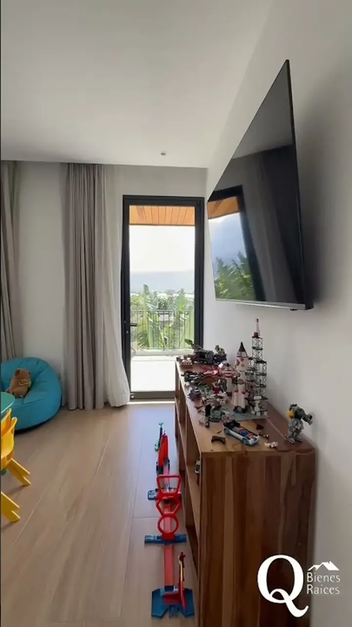 Recorrido en video de casa en Ulloa, Heredia